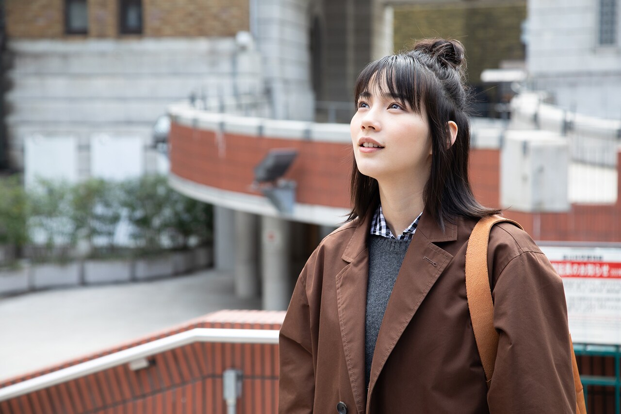 「私をくいとめて」のん＆林遣都の衣装を宮本茉莉が解説、新たな場面カット公開