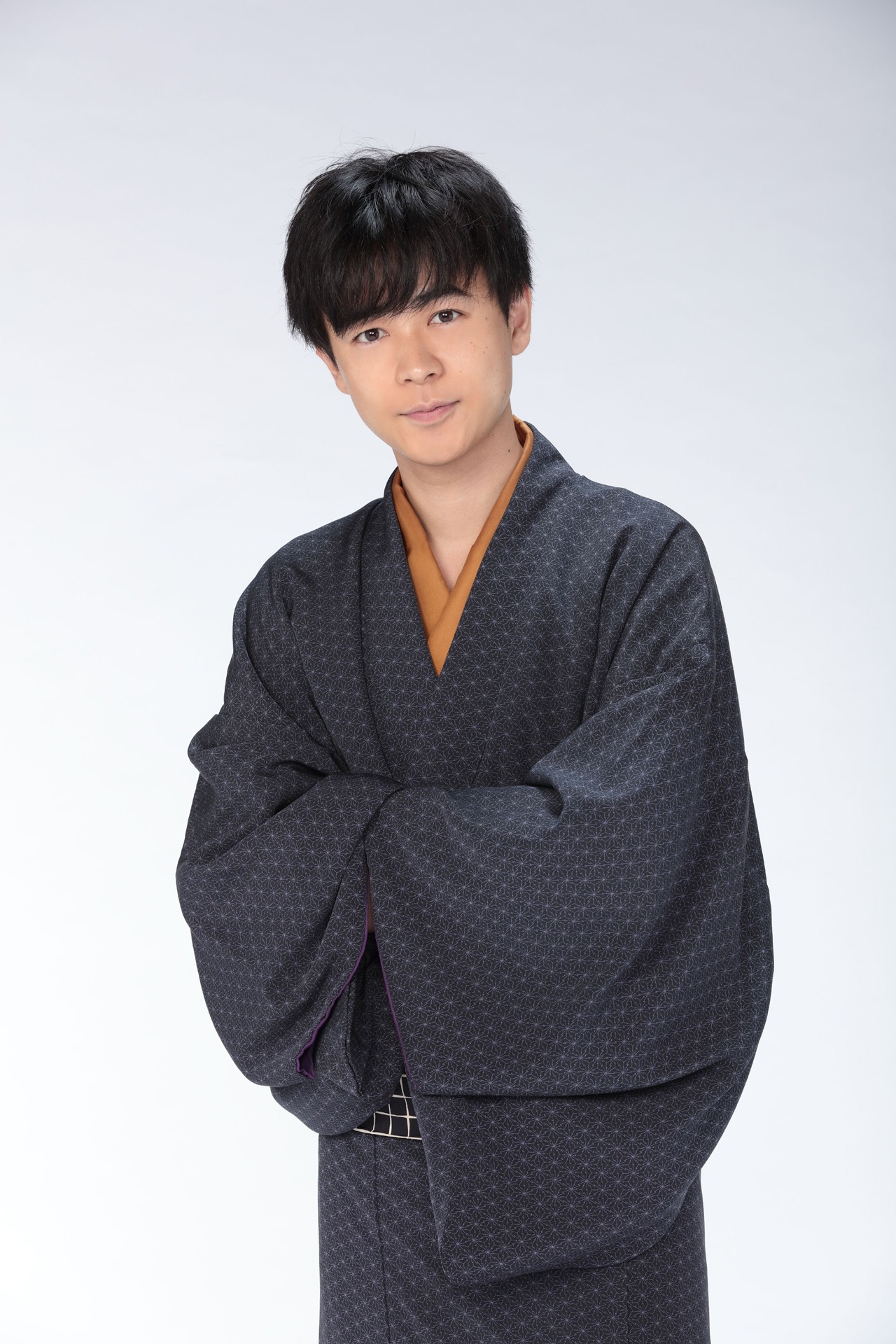 天海一平役の成田凌。