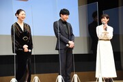 左から常盤貴子、東山紀之、鈴木保奈美。