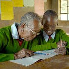 6人のひ孫とともに学校へ、94歳の小学生映す「GOGO」冒頭映像