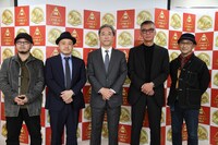 東映2021年作品ラインナップ発表会の様子。左から清水崇、白石和彌、手塚治（東映代表取締役社長）、成島出、前田哲。