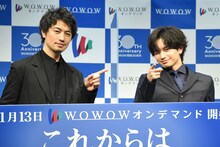 左から斎藤工、中島健人。