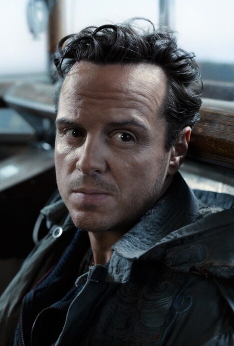 「ダーク・マテリアルズ/ライラと黄金の羅針盤II」より、アンドリュー・スコット演じるジョン・パリー。