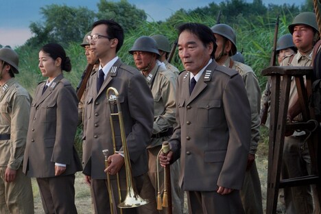 「きまじめ楽隊のぼんやり戦争」