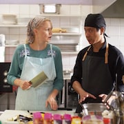 国を超えて芽生える絆…ミカ・カウリスマキ「世界で一番しあわせな食堂」場面カット