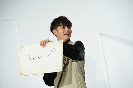 2021年にチャレンジしたいことは「キャンプ」と答える窪田正孝。