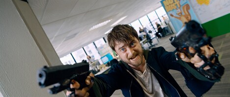 「ガンズ・アキンボ」