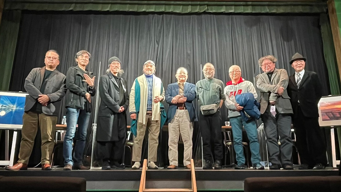 追悼トークライブ「巨匠たちが語るシド・ミードの世界と魅力」の様子。