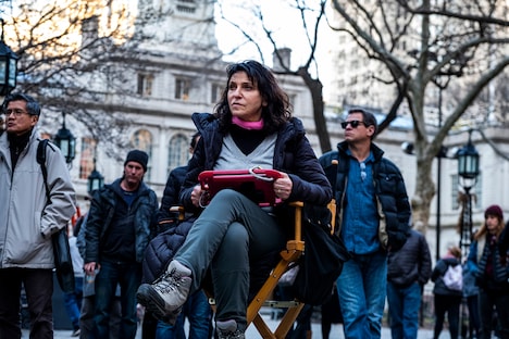 スサンネ・ビア(中央)