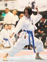 小学6年生の頃の山本舞香。