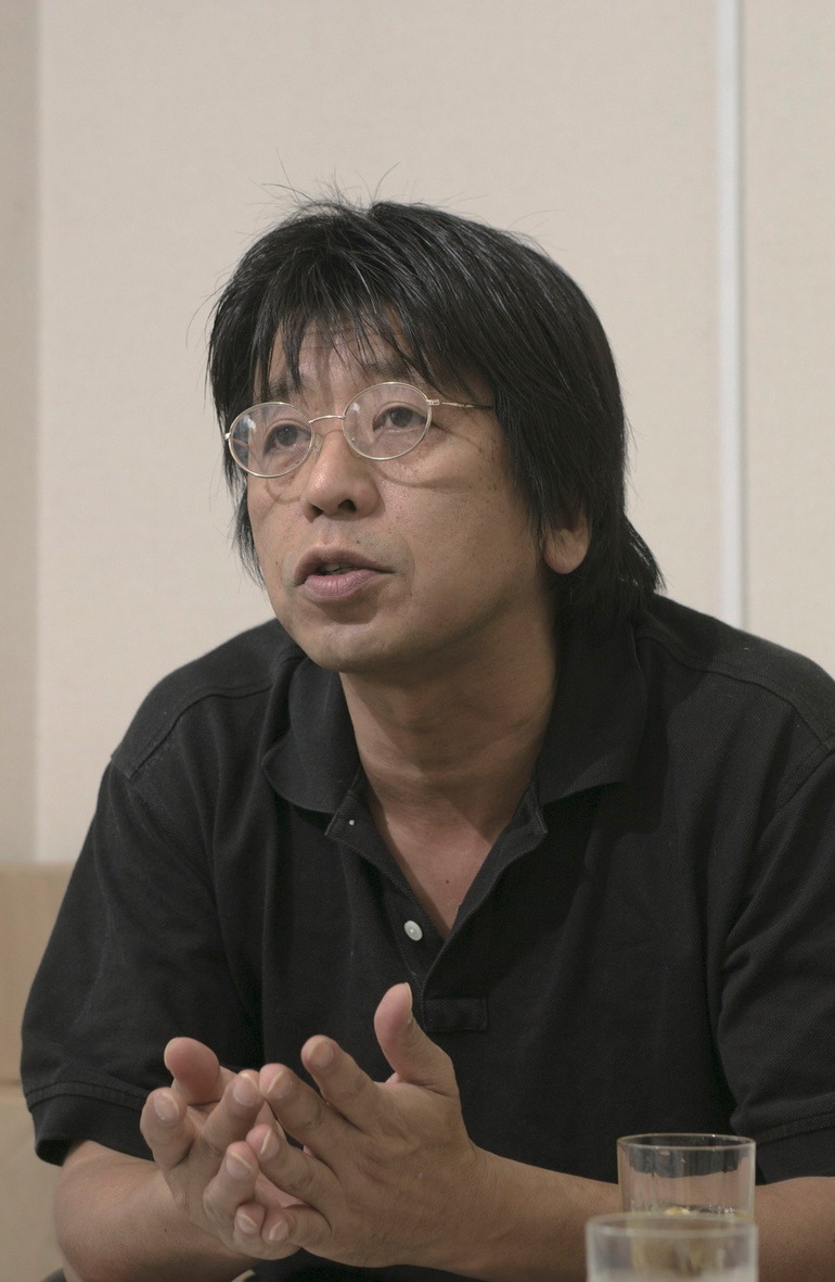 森達也