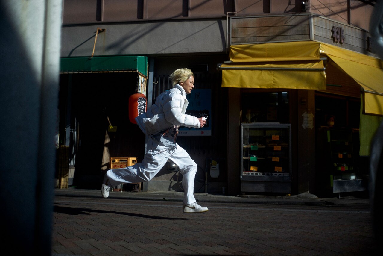 「ヤクザと家族」綾野剛と舘ひろしから新年の挨拶、主題歌リリック付き予告も