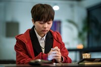 「謗法～運命を変える方法～」より、チョン・ジソ演じるペク・ソジン。