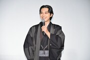 「AWAKE」お正月舞台挨拶に登壇した吉沢亮。
