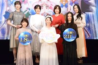 「劇場版 美少女戦士セーラームーン Eternal 前編」公開直前プレミアイベントの様子。前列左から福圓美里、三石琴乃、菜々緒。後列左から小清水亜美、金元寿子、佐藤利奈、伊藤静。