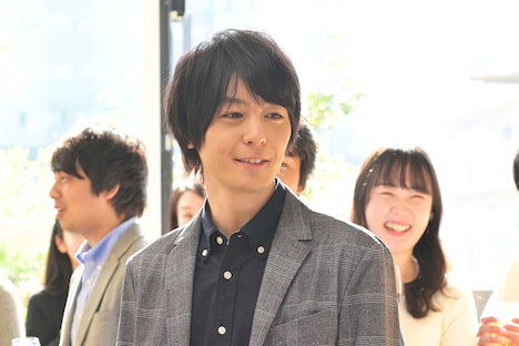 犬飼貴丈演じる日置健也。