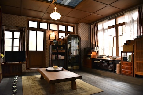 「愛の不時着展」の様子。