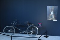 「愛の不時着展」の様子。