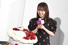 サプライズで誕生日を祝われた山田杏奈。