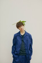 「佐野勇斗カレンダー 2021.4-2022.3」イベント限定版の表紙。