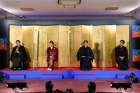 左から柄本佑、綾瀬はるか、高橋一生、北村一輝。