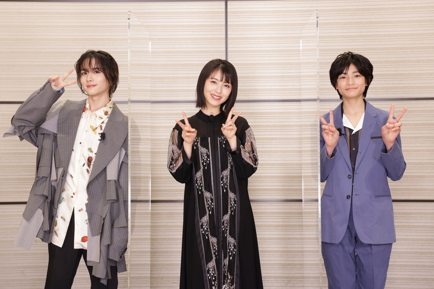 左から板垣李光人、浜辺美波、城桧吏。