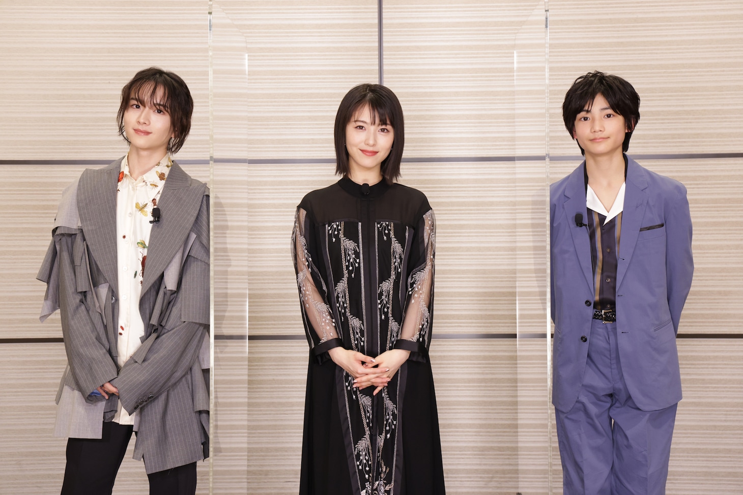 左から板垣李光人、浜辺美波、城桧吏。