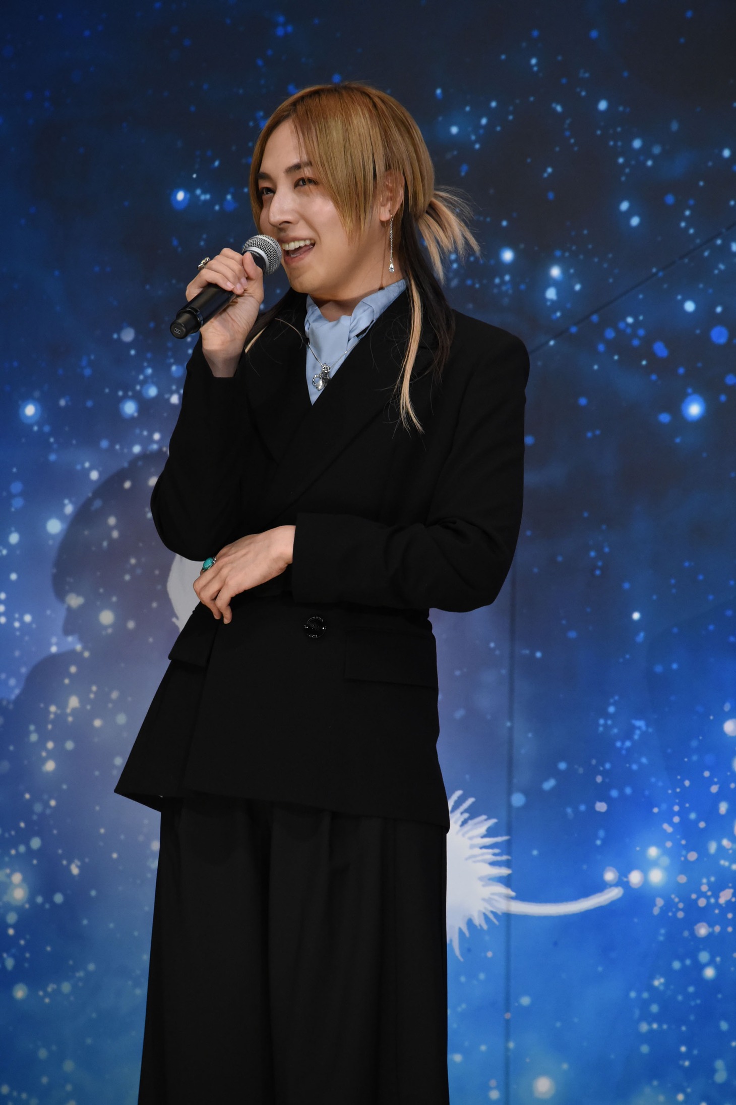 蒼井翔太