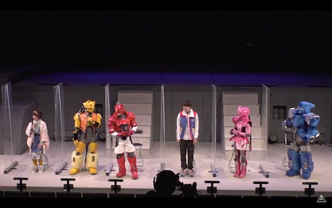 「機界戦隊ゼンカイジャー」制作発表会見の様子。