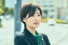 北川景子 (c)2021映画「さんかく窓の外側は夜」製作委員会 (c)Tomoko Yamashita/libre