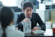 「騙し絵の牙」