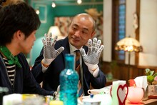 「いとみち」より、宇野祥平演じる青木。