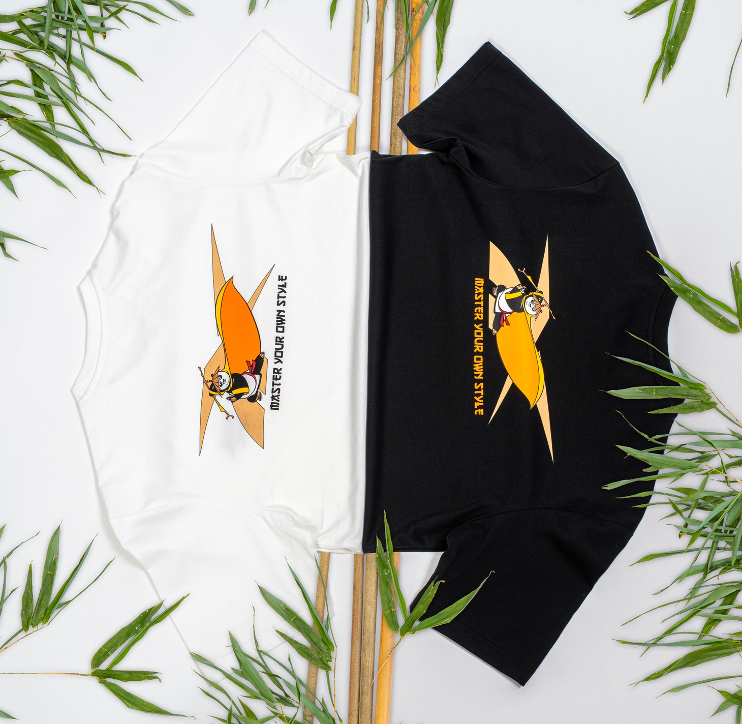 「KFP TEE（カンフー・パンダ ティー）」（各税込4939円）