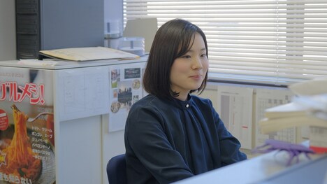 真魚演じる高田真央。