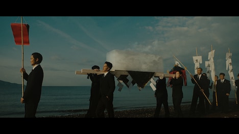 「FAMILIA」MVより。