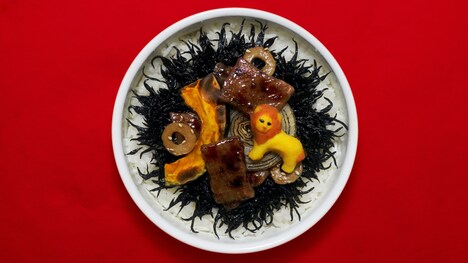 梅田啓介によるコラボアート。