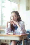 堀田真由演じる菅野芹奈。
