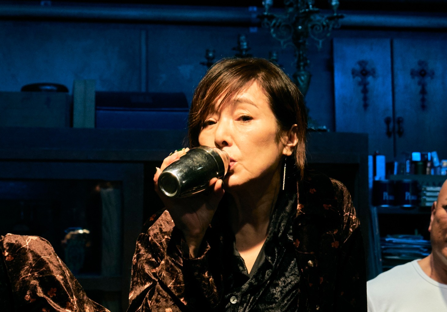 「一度も撃ってません」より、桃井かおり。(c) 2019「一度も撃ってません」フィルムパートナーズ