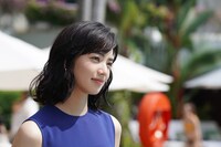 「糸」より、小松菜奈。(c) 2020 映画『糸』製作委員会