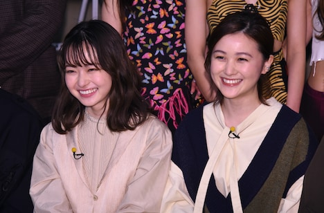 左から山田杏奈、山口まゆ。