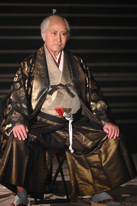 北大路欣也演じる徳川家康。