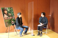 左から熊澤尚人、МCの折田侑駿。