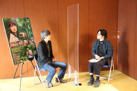 左から熊澤尚人、МCの折田侑駿。