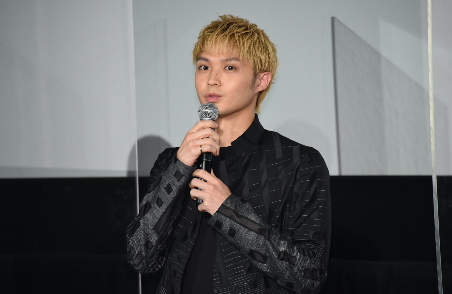 磯村勇斗