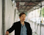 「水を抱く女」