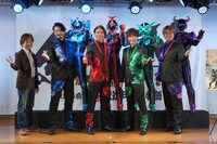 「スーパー戦闘 純烈ジャー」制作発表会見の様子。