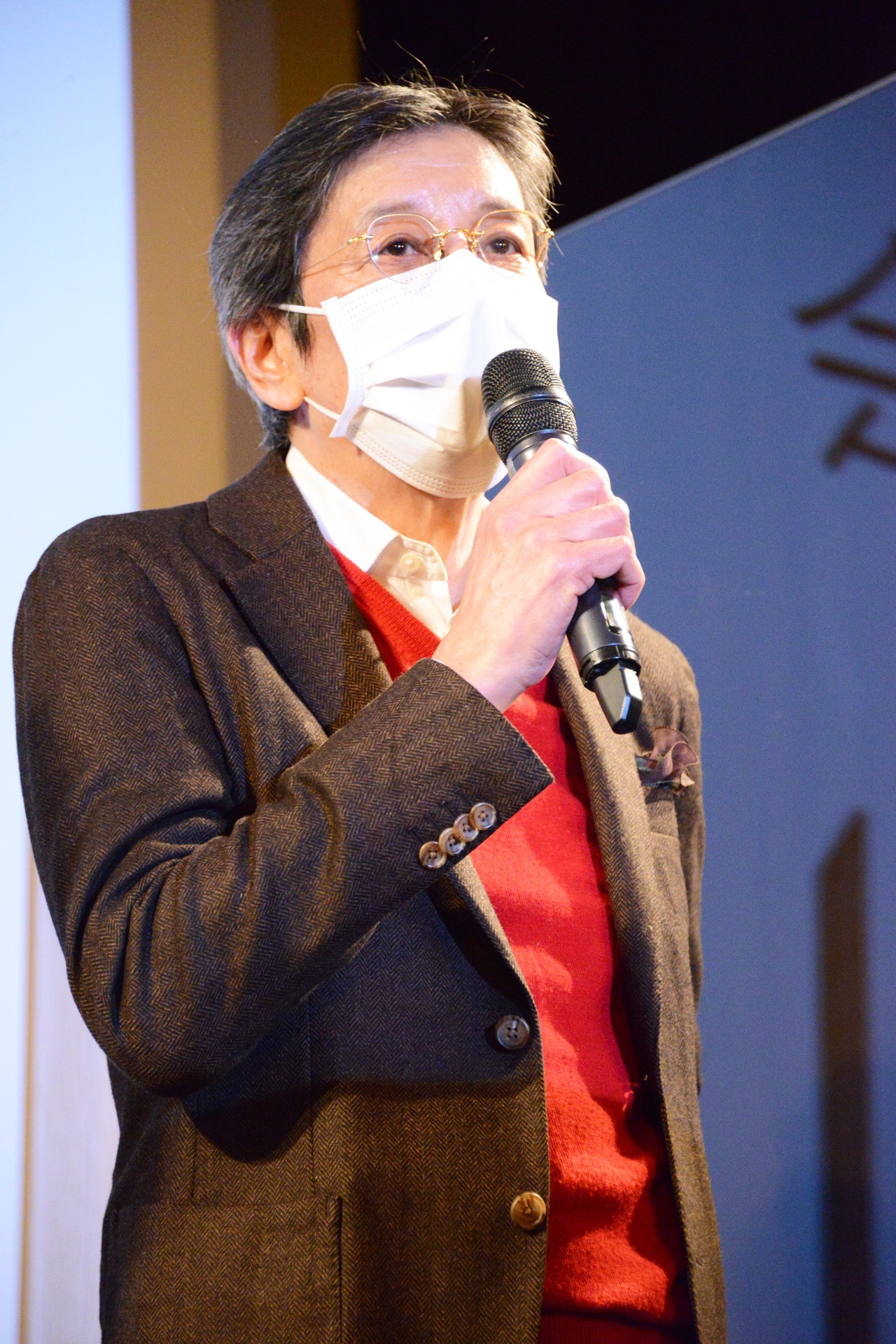 奥田瑛二