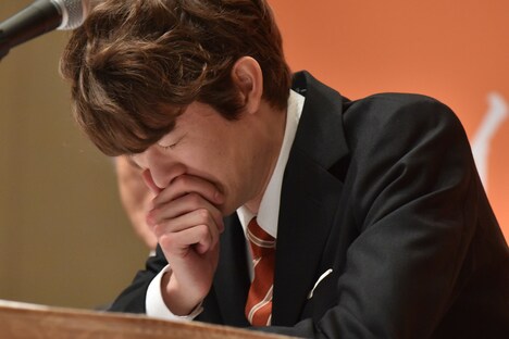 「騙し絵の牙」