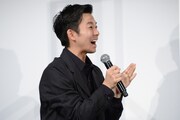 藤本美貴が登場し喜ぶ仲野太賀。