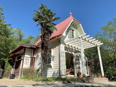 サツキとメイの家 (c)Studio Ghibli by Kanyada